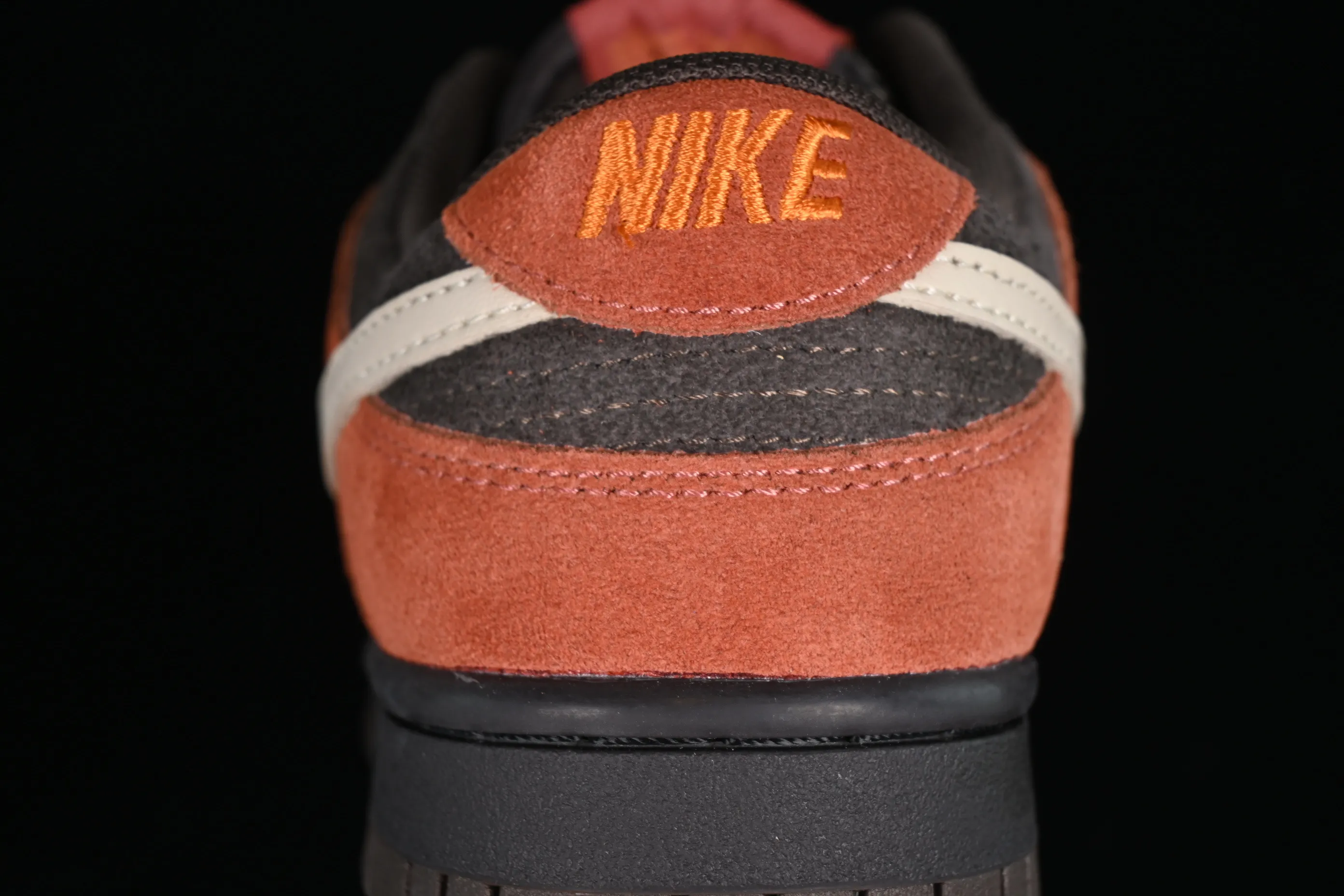All Categories Nk SB Dunk Series Nk SB Dunk Low Low-top sneakers Cost-effective version Nk Dunk Low "Red Panda" Red Panda SB low-top sports and leisure sneakers FV0395-200